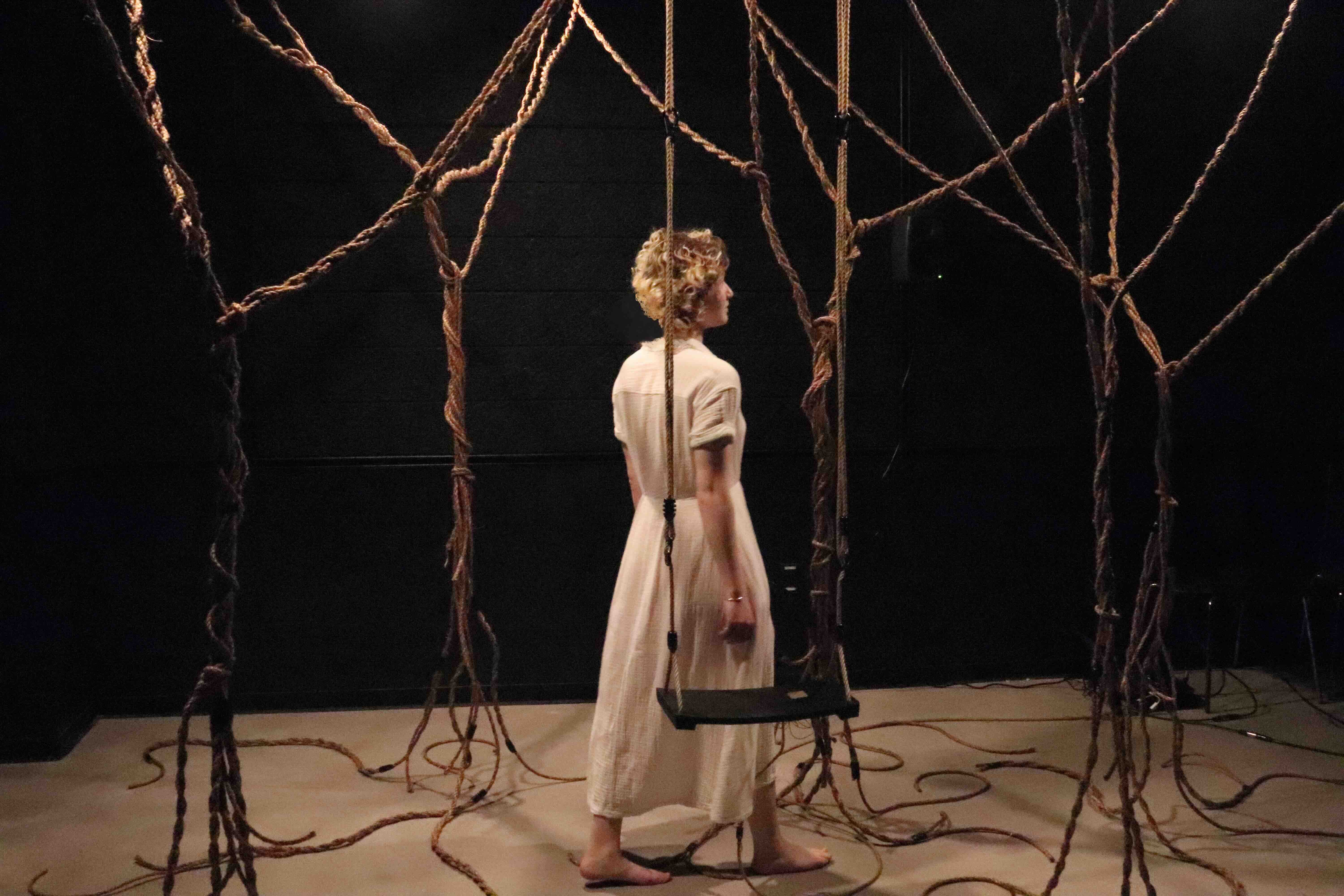 Stage installation with suspended rope forms